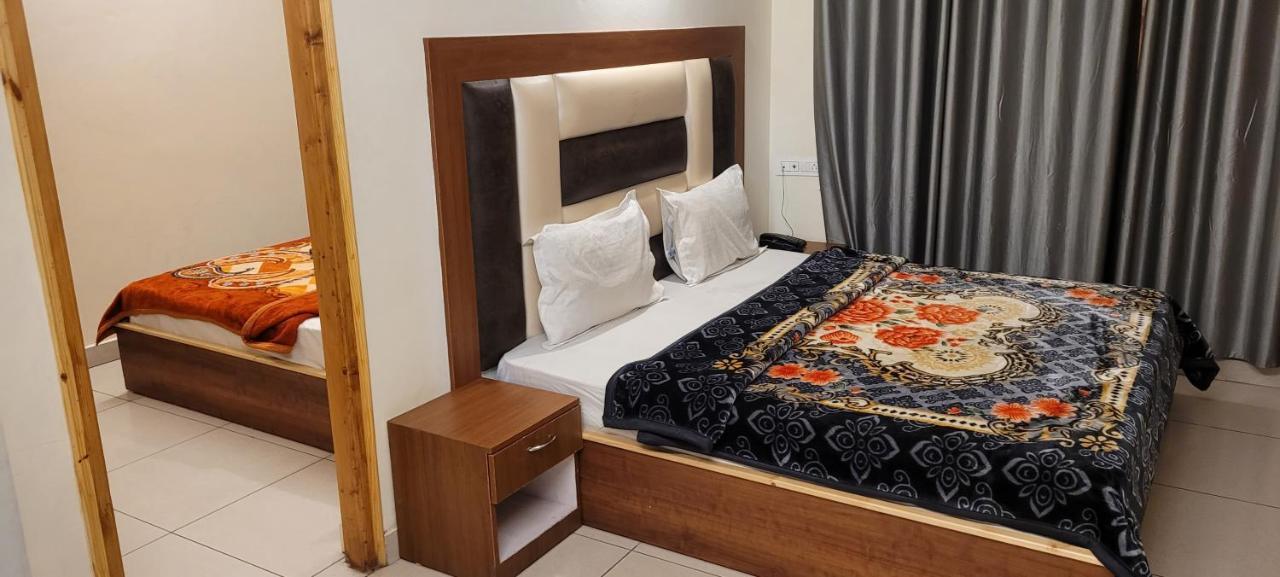 Hotel Snow Country Villa Manāli Extérieur photo