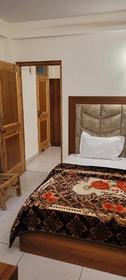 Hotel Snow Country Villa Manāli Extérieur photo