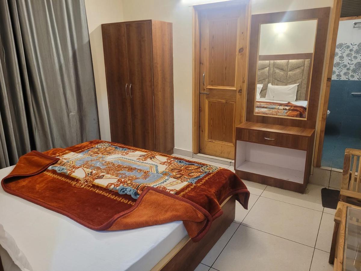 Hotel Snow Country Villa Manāli Extérieur photo