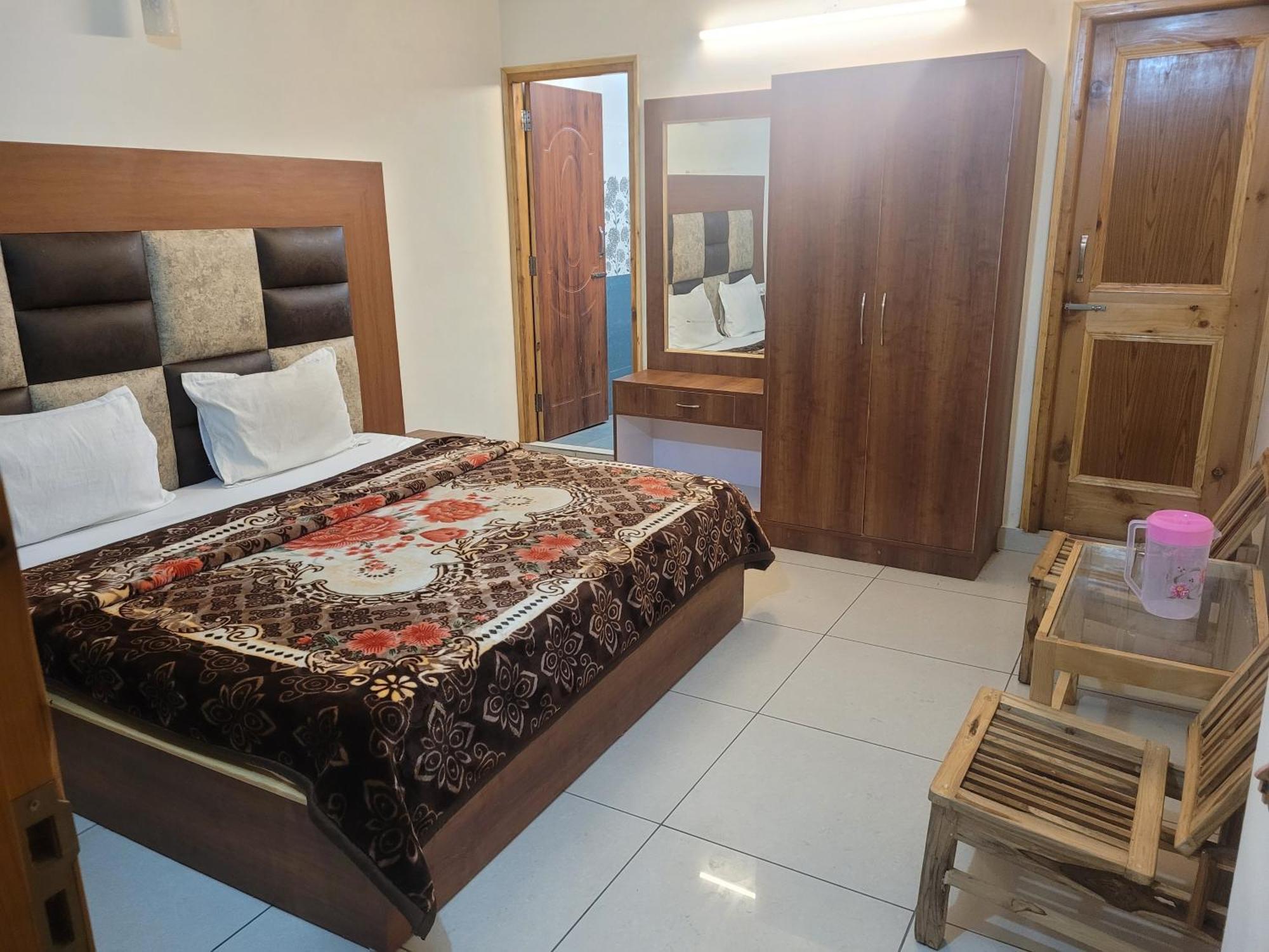 Hotel Snow Country Villa Manāli Extérieur photo